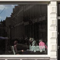 Een van de grootste horrorscenario’s, en tegelijk de dagelijkse realiteit voor de meeste kunstenaars. Werk wordt gekocht enkel en alleen ter aankleding van de huiselijke driezitter. Het werk wordt alleen [&hellip;]