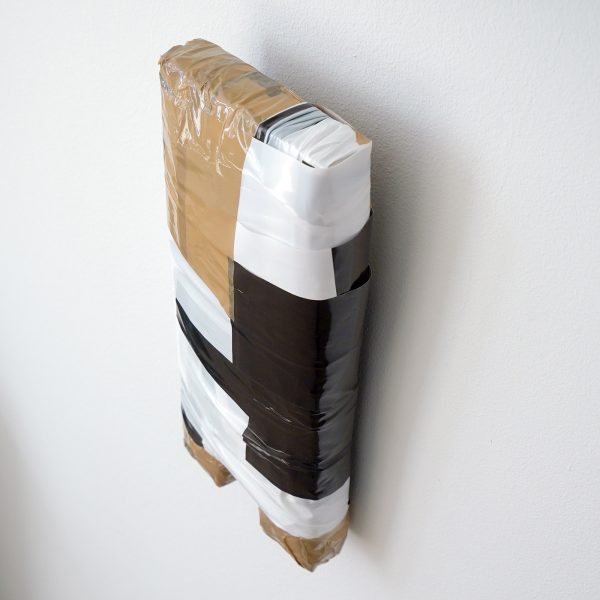 Marjolijn Witte - 30x13x5cm, Hout, tape en afzetlint