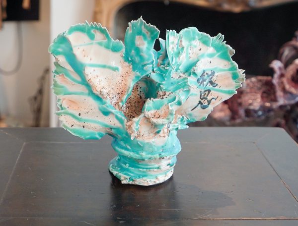 Heringa van Kalsbeek - Sonorous Landscape - 19x23x11cm, Porselein (detail)