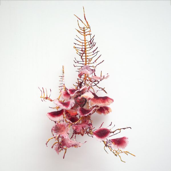 Heringa van Kalsbeek - Souls and Shades - 85x47x40cm Keramiek, hars en staal