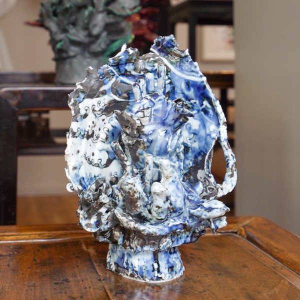 Heringa van Kalsbeek - Springflood - 20x15x13cm Porselein in samenwerking met Fukusengama