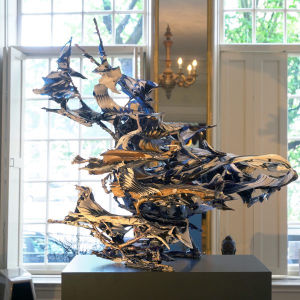 Heringa van Kalsbeek - Zonder Titel - 107x80x130cm Keramiek, hars, staal en hout