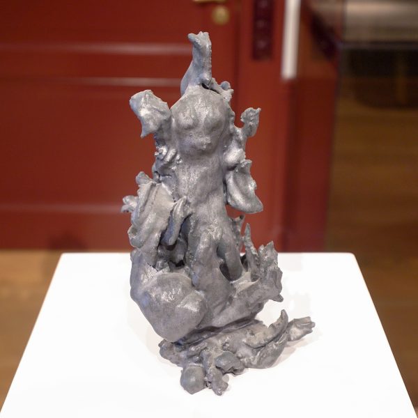 Heringa van Kalsbeek - Zonder Titel - 27x13x13cm Keramiek