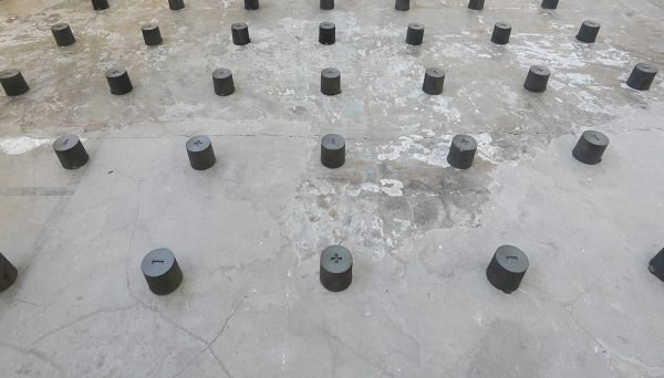 Jan van Munster - Energy Field - 12x11x11 maal 49 Gietijzer, 1990