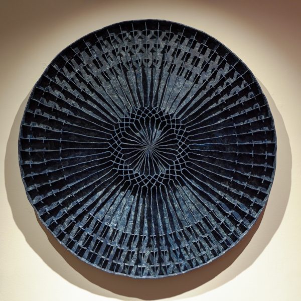 Levi van Veluw - Circular Persuasion - 130x130cm, Polymeerklei, migment en metalen frame