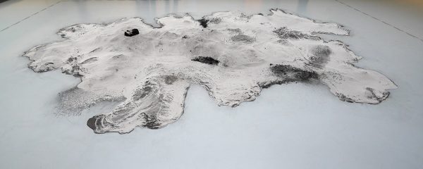 Roger Hiorns - Untitled - Geatomiseerde passagiersvliegtuigmotor