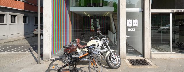 Het beeldscherm waar je dit op leest bouwt het beeld op met piepkleine RGB-ledlampjes. Door ze op de juiste manier aan of uit te zetten geven ze alle kleuren die [&hellip;]