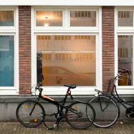 Het afgelopen jaar is onze wereld gekrompen naar onze thuis-werk plaatsen en huiskamers. Sociale contacten werden vermeden omwille van mogelijke besmetting. De buitenwereld werd, meer dan ooit, een gevaarlijke plek [&hellip;]