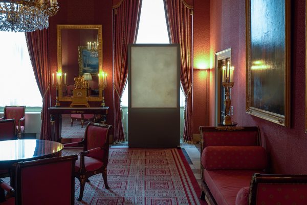 Navid Nuur - Zonder Titel - Vitamine D (olie, poeder en pillen) op doek en bubingahout