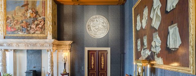In 1871 besloot Koning Willem III de 20.000 gulden die hij aan de Koninklijke Schouwburg in Den Haag gaf stop te zetten. Hij besloot dat geld voortaan aan jonge schilders [&hellip;]