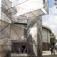 Afgelopen donderdag opende de nieuwe editie van Unseen. De beurs voor hedendaagse fotografie en fotografische kunst. Want laten we wel wezen, niet alle fotografie is ook kunst, en andersom. Je [&hellip;]