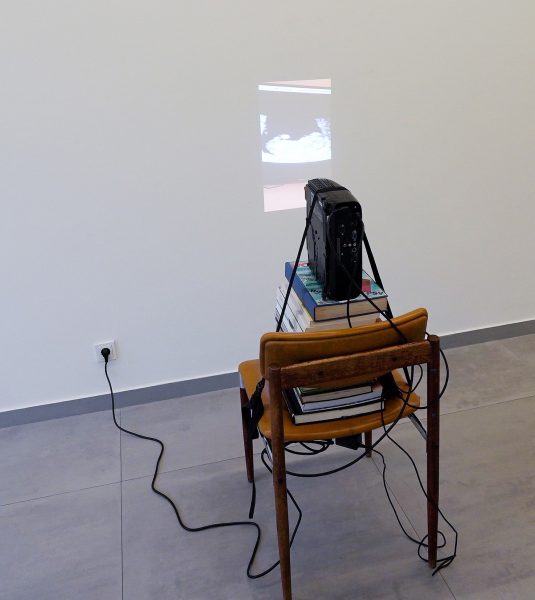 Maurice van Es - Testimony III - Filminstallatie