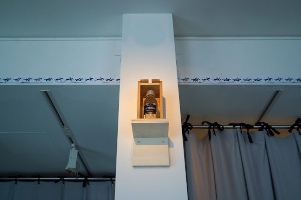 Jan Andriesse - Eadweard Muybridge (paard in gallop) - Fotokopie op papier & Jan van Munster - Tears from heaven - Opgevangen water uit de lucht van de Ketelfactory