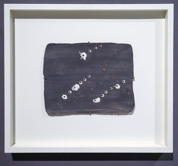 Lucio Fontana - Concetto spaziale - Terracotta en verf, 1953-1955