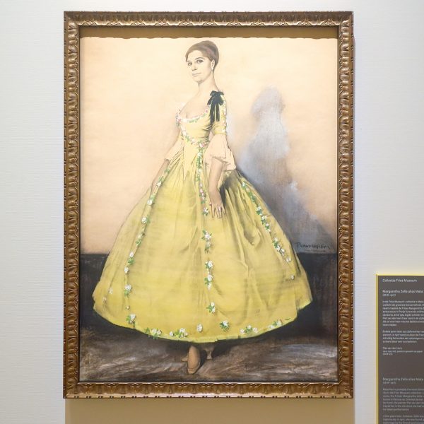 Piet van der Hem - Margaretha Zelle alias Mata Hari - Krijt, patsel en gouache op papier, 1914-1915