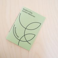 De Sluijters Prijs ging dit jaar naar Jochem Mestriner (1998). Naast een traditioneel jury-rapport is er gekozen om een oudere kunstenaar te vragen voor een uitgebreider stuk. Een soort advies [&hellip;]