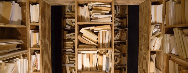 Het is inmiddels de tiende editie van Prospects, het podium voor startende kunstenaars die het jaar ervoor een financiële impuls mochten ontvangen van het Mondriaan Fonds. Hoewel de eerste editie [&hellip;]