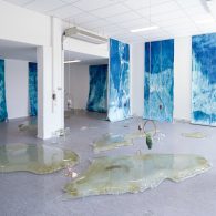 Het bezoeken van eindexamen exposities zijn een eerste kennismaking met nieuwe kunstenaars. Iedere kunstenaar is natuurlijk anders en iedere presentatie is nieuw. Toch herken je vaak snel al wat voor [&hellip;]