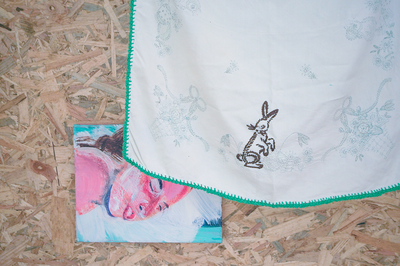 Giel Louws - Zonder Titel - OSB, schragen en multi-media installatie (detail)