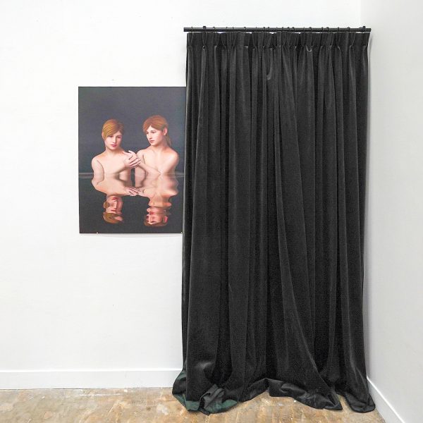 Diana Gheorghiu - Self Care - UV-rpint op aluminium, zwart gordijn