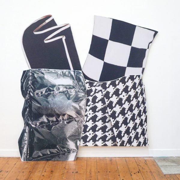 Noah Arends - Swirl - 160x90cm & Checkered Pillow - 120x160cm & Pewter - 155x117cm & Pied-de-poule - 150x125cm, Polyester en MDF