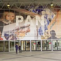 Afgelopen zaterdag opende de 2022 editie van de PAN haar deuren. Aan de PAN zelf veranderd niet zo vaak iets. Het is een mengelmoes van hoofdzakelijk oude kunst, design en [&hellip;]