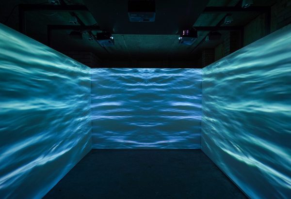 Tina Faritheh - The Flood - 9,27minuten, Multimediale installatie,