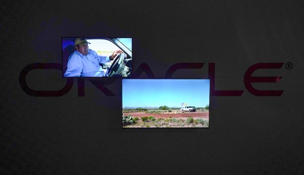 Yoshua Okon - Oracle - 12,07 minuten, Twee schermen en muurschildering