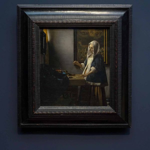 Johannes Vermeer - Vrouw met weegschaal - 40x36cm, Olieverf op doek, circa 1662-1664