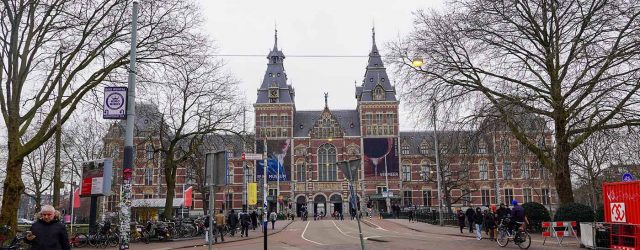 De sphinx van Delft heeft zijn geheimen nog altijd niet prijs gegeven. Er is bar weinig bekend over het leven en de werkwijze van Vermeer (1632-1672). In tegenstelling tot andere [&hellip;]