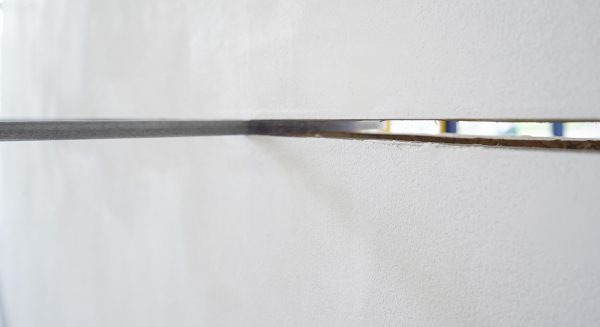 Meta Drcar - Frame Series, work no 13 - Gebogen roestvrijstalen plaat en cirkelvormig frame elk 127cm doorsnede (detail)