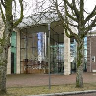 In 1938 organiseerde het MOMA de opmerkelijke tentoonstelling ‘Masters of Popular Painting’. Hoewel het museum eigenlijk vooral bekend staat als het hoogtepunt van het lineaire modernistische denken was deze tentoonstelling [&hellip;]