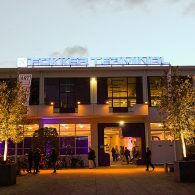 Het is weer een aantal jaar geleden dat ik deze beurs voor hedendaagse kunst bezocht. Terugkijkend naar eerdere edities valt me op hoeveel gerenommeerde galeries, vooral uit het Haagse circuit, [&hellip;]