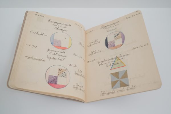 Hilma af Klint - Over bloemen, mossen, korstmossen - Notitieboek, 1919-1920