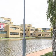 In het einde van de 19e en begin van de 20e eeuw buitelen de revoluties over elkaar heen. Door uitvindingen zoals de de gloeilamp (1879), telefoon (1876), de bioscoopfilm (1895), [&hellip;]