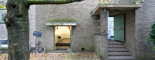 Terwijl ik dit schrijf hoor ik de koelkast zoemen. Eigenlijk is het niet de koelkast die ik hoor. Een van de bakplaten in de oven resoneert op de frequentie van [&hellip;]