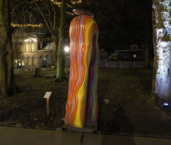 Maria Roosen - Turn Magdalena Turni - Hout, olieverf, gespiegeld glas, draaiplateau