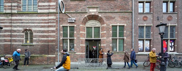 Aanvankelijk werd de fotografie gebruikt voor het vastleggen van portretten en beelden vanuit de schildertraditie. De technische beperkingen maakte dat het medium niet echt inzetbaar was voor kunstenaars, de belichtingstijden [&hellip;]