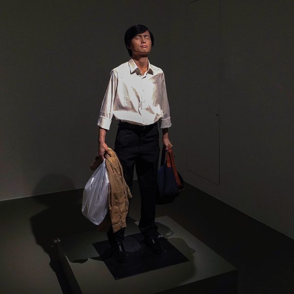 Fernando Sanchez Castillo - Tank Man - Siliconen, polyurethaan, fiberglas,ijzer, haar en textiel