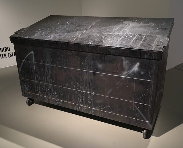 Kaz Oshiro - Dumpster (Black with White Residue) - Acrylverf op gespannen doek en zwenkwielen