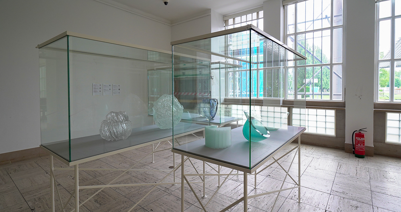 Bert Frijns - Sculptuur & Schaal & Dikke Balans - Glas & Andries Copier - Vaas - Glas, loodglas, vrij geblazen loodgles etc