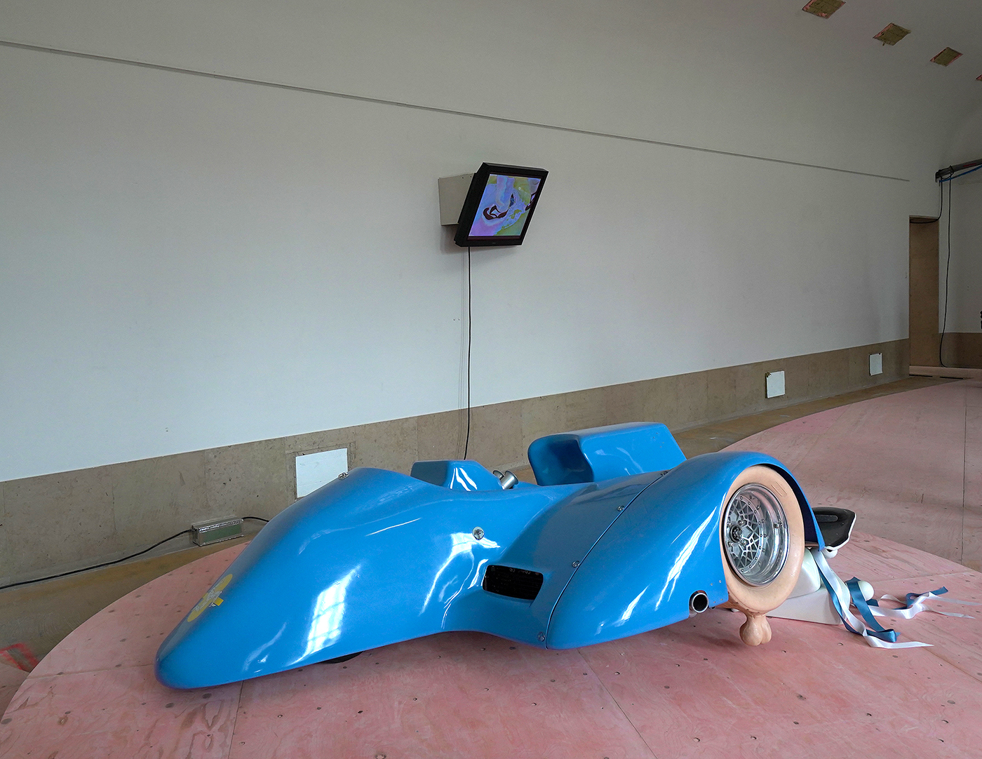 Matthew Barney - Cremaster 4; Isle of Man - 42minuten, Video & Sculptuur