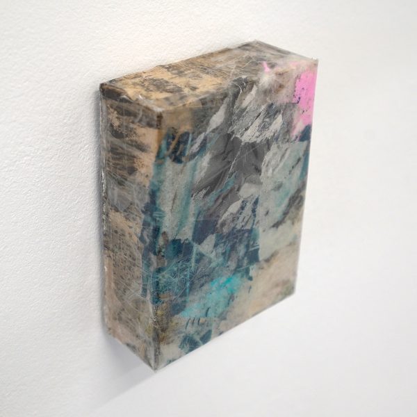 Peter Boersma - Zonder Titel (A124) - 11x9x3cm, Papier, tape en epoxy op paneel (detail)