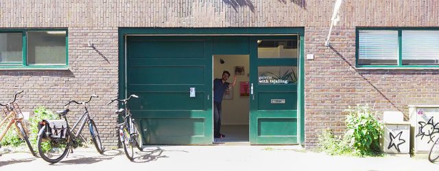 Galerie With Tsjalling gaat dicht. Ooit begonnen als huiskamer galerie met tekeningen ontwikkelde Tsjalling zich tot een eigenzinnige galerie met nadruk op werk op papier. Die zien we dan ook [&hellip;]