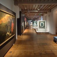 De geschiedenis van gruweldaden door de koloniale expansiedrang van de Nederlanden is algemeen bekend. Door economisch winstbejag groeide de VOC (1602-1799) uit tot het grootste bedrijf, met een geschatte waarde [&hellip;]