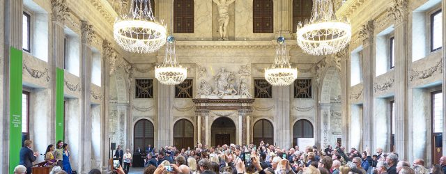 Vandaag opende Willem-Alexander de jaarlijkse Koninklijke Prijs voor de Vrije Schilderkunst. De prijs van deze editie ging naar Faria van Creij-Callender, Shivangi Kalra en Tobias Thaens. Er is dit jaar [&hellip;]