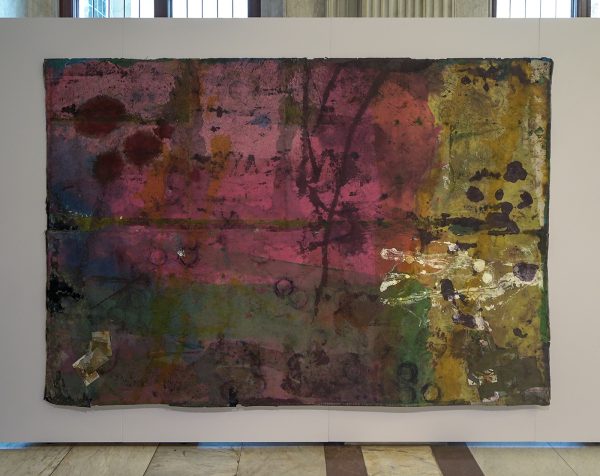 Vicente Baeza - Echo - 200x295cm, Acrylverf, pigmenten, kleurstoffen, lijm en afgedrukte foto's op glasvezelbehang en goldkarton