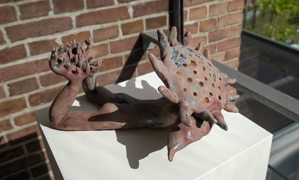 Chant van Lieshout - Zonnebadende zonnebloem (ontwerp voor rotonde kunstwerk) - Keramiek