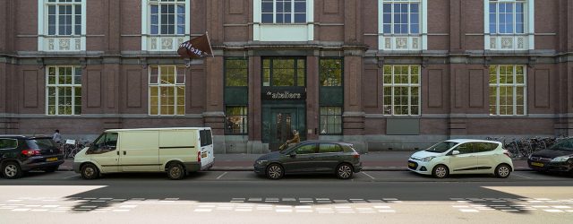 Vanaf 17 mei is het weer mogelijk om door het gebouw van postacademische instelling De Ateliers te dwalen. Dit is het moment waarop de tien deelnemers, die de afgelopen twee [&hellip;]