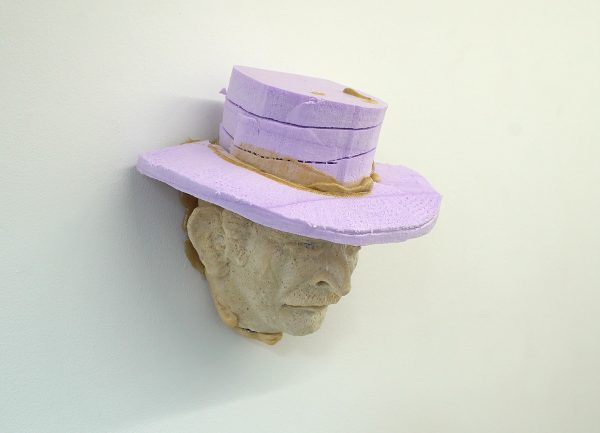 Folkert de Jong - LEE - 39x39x30cm, Polyurethane schuim en polystyreen